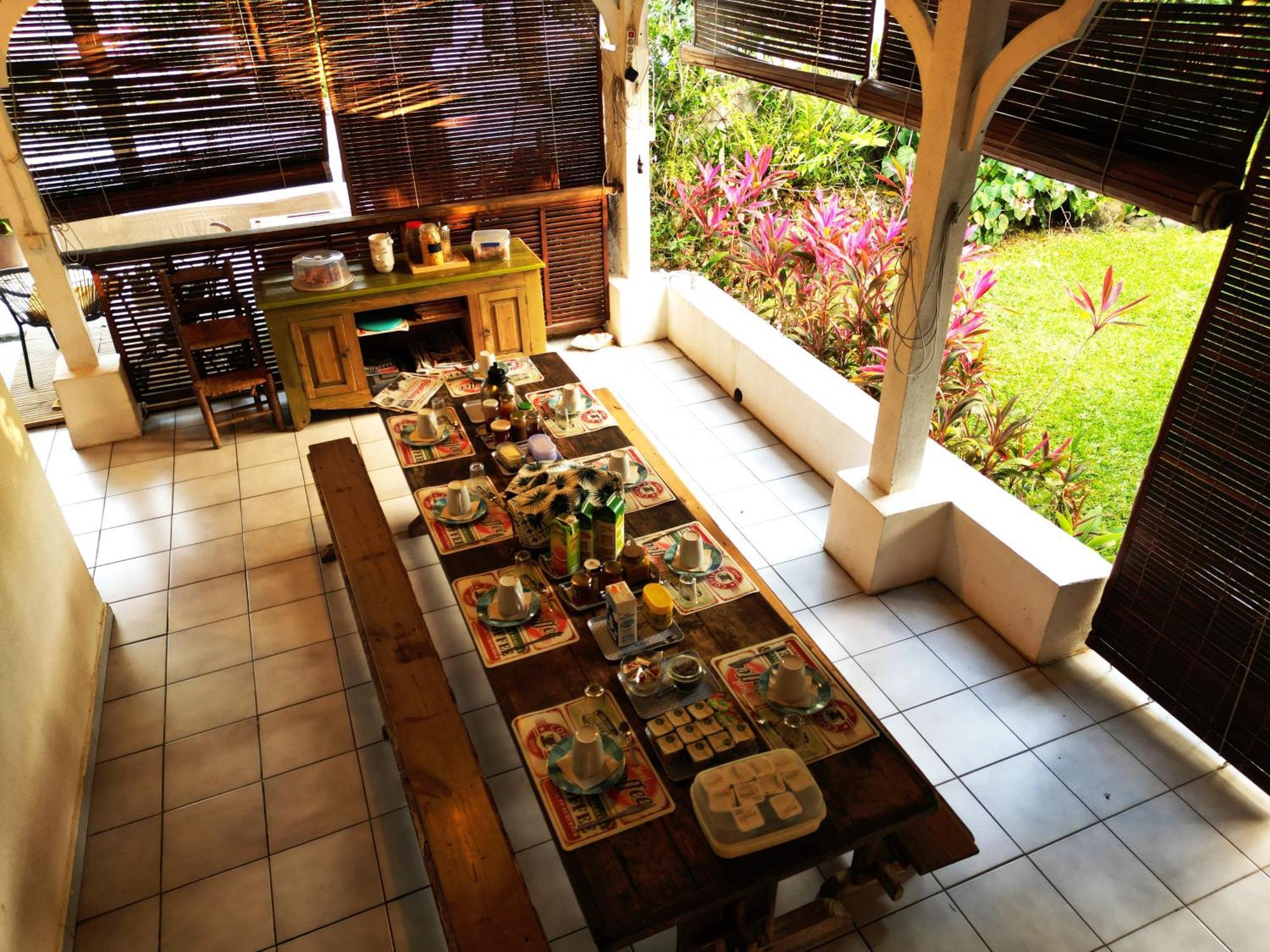 Le Medinilla Acomodação com café da manhã Bras-Panon Exterior foto