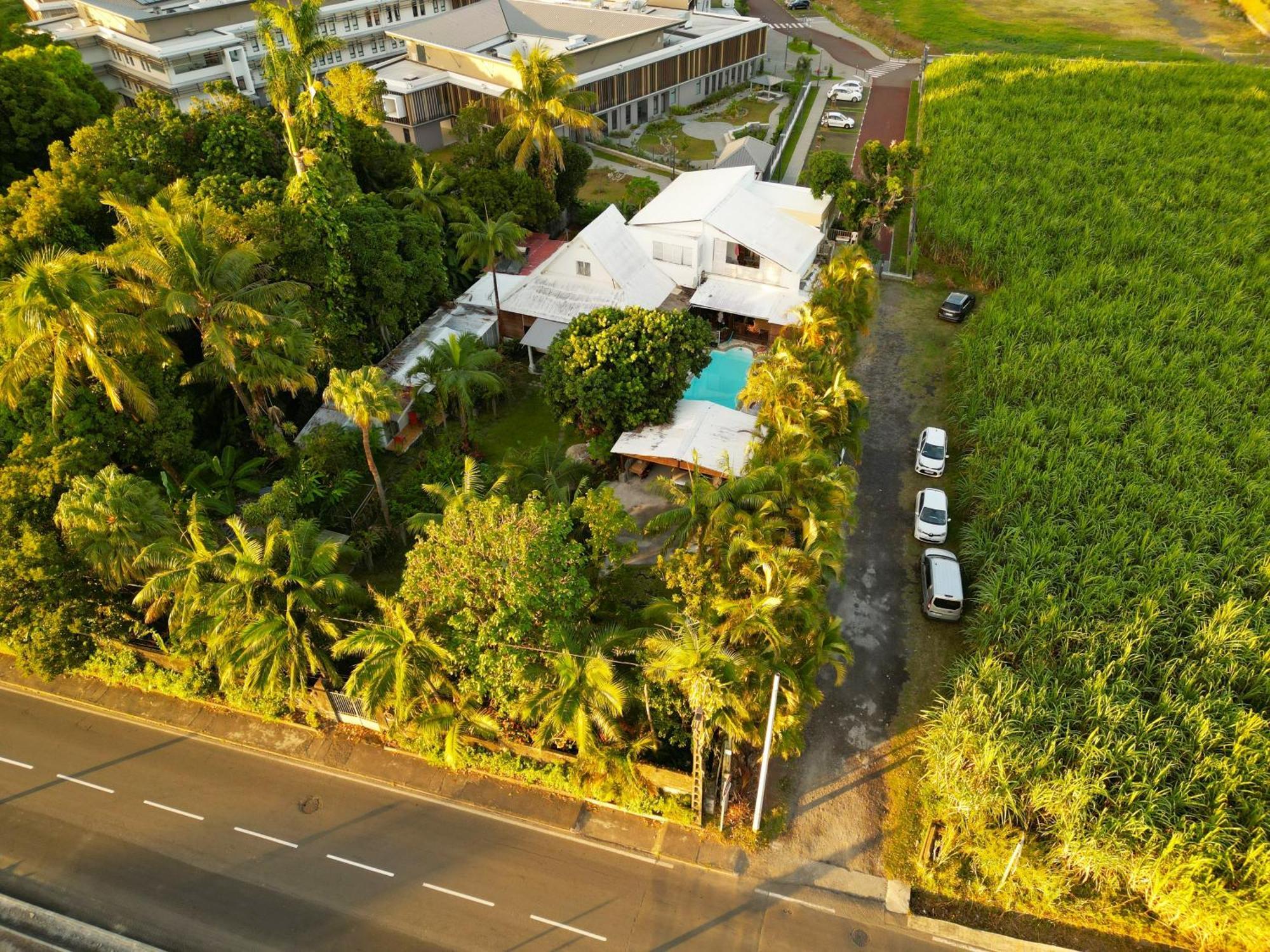 Le Medinilla Acomodação com café da manhã Bras-Panon Exterior foto